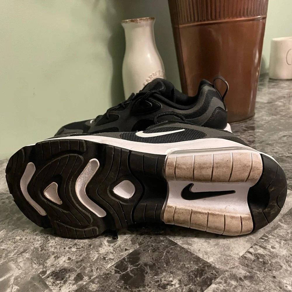 Black and White‎ Nike Air Max Youth Size 7